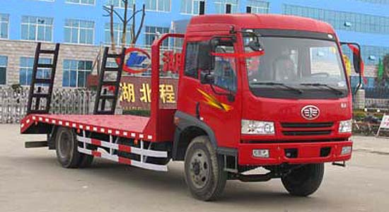 解放小型平板運(yùn)輸車(chē) 湖北程力專(zhuān)用汽車(chē)廠(chǎng)的匠心之作